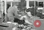 Standbild Hawaiian Männer und Frau Hawaii USA, 1944, aus Sekunde 11 historischem Filmmaterial Videoclip 65675022637