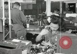 Standbild Hawaiian Männer und Frau Hawaii USA, 1944, aus Sekunde 14 historischem Filmmaterial Videoclip 65675022637