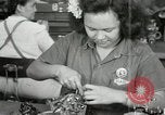 Standbild Hawaiian Männer und Frau Hawaii USA, 1944, aus Sekunde 21 historischem Filmmaterial Videoclip 65675022637