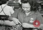 Standbild Hawaiian Männer und Frau Hawaii USA, 1944, aus Sekunde 22 historischem Filmmaterial Videoclip 65675022637