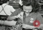 Standbild Hawaiian Männer und Frau Hawaii USA, 1944, aus Sekunde 24 historischem Filmmaterial Videoclip 65675022637