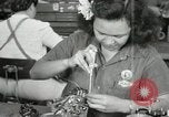 Standbild Hawaiian Männer und Frau Hawaii USA, 1944, aus Sekunde 25 historischem Filmmaterial Videoclip 65675022637