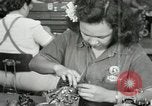 Standbild Hawaiian Männer und Frau Hawaii USA, 1944, aus Sekunde 28 historischem Filmmaterial Videoclip 65675022637