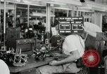 Standbild Hawaiian Männer und Frau Hawaii USA, 1944, aus Sekunde 52 historischem Filmmaterial Videoclip 65675022637