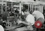 Standbild Hawaiian Männer und Frau Hawaii USA, 1944, aus Sekunde 53 historischem Filmmaterial Videoclip 65675022637
