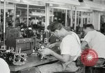 Standbild Hawaiian Männer und Frau Hawaii USA, 1944, aus Sekunde 58 historischem Filmmaterial Videoclip 65675022637
