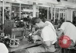 Standbild Hawaiian Männer und Frau Hawaii USA, 1944, aus Sekunde 61 historischem Filmmaterial Videoclip 65675022637