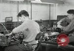 Standbild Hawaiian Männer Hawaii USA, 1944, aus Sekunde 15 historischem Filmmaterial Videoclip 65675022639