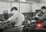 Standbild Hawaiian Männer Hawaii USA, 1944, aus Sekunde 18 historischem Filmmaterial Videoclip 65675022639