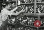 Standbild Hawaiian Männer Hawaii USA, 1944, aus Sekunde 26 historischem Filmmaterial Videoclip 65675022639