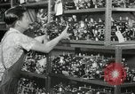 Standbild Hawaiian Männer Hawaii USA, 1944, aus Sekunde 27 historischem Filmmaterial Videoclip 65675022639