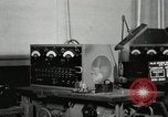 Standbild Hawaiian Männer Hawaii USA, 1944, aus Sekunde 33 historischem Filmmaterial Videoclip 65675022639