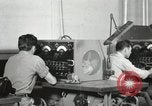 Standbild Hawaiian Männer Hawaii USA, 1944, aus Sekunde 35 historischem Filmmaterial Videoclip 65675022639