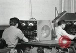Standbild Hawaiian Männer Hawaii USA, 1944, aus Sekunde 36 historischem Filmmaterial Videoclip 65675022639