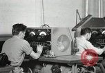 Standbild Hawaiian Männer Hawaii USA, 1944, aus Sekunde 43 historischem Filmmaterial Videoclip 65675022639