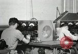 Standbild Hawaiian Männer Hawaii USA, 1944, aus Sekunde 48 historischem Filmmaterial Videoclip 65675022639