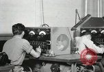 Standbild Hawaiian Männer Hawaii USA, 1944, aus Sekunde 49 historischem Filmmaterial Videoclip 65675022639