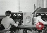 Standbild Hawaiian Männer Hawaii USA, 1944, aus Sekunde 50 historischem Filmmaterial Videoclip 65675022639