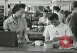 Standbild Hawaiian Mann Hawaii USA, 1944, aus Sekunde 8 historischem Filmmaterial Videoclip 65675022643