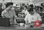 Standbild Hawaiian Mann Hawaii USA, 1944, aus Sekunde 13 historischem Filmmaterial Videoclip 65675022643