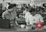 Standbild Hawaiian Mann Hawaii USA, 1944, aus Sekunde 16 historischem Filmmaterial Videoclip 65675022643