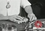 Standbild Hawaiian Mann Hawaii USA, 1944, aus Sekunde 27 historischem Filmmaterial Videoclip 65675022643