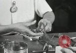 Standbild Hawaiian Mann Hawaii USA, 1944, aus Sekunde 30 historischem Filmmaterial Videoclip 65675022643