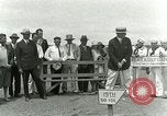 Immagine di Giocare a golf presso il Kilauea National Park Hawaii USA, 1928, secondo 13 filmato di repertorio 65675022675