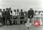 Immagine di Giocare a golf presso il Kilauea National Park Hawaii USA, 1928, secondo 14 filmato di repertorio 65675022675
