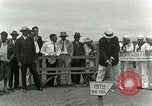 Immagine di Giocare a golf presso il Kilauea National Park Hawaii USA, 1928, secondo 15 filmato di repertorio 65675022675