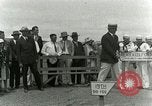Immagine di Giocare a golf presso il Kilauea National Park Hawaii USA, 1928, secondo 18 filmato di repertorio 65675022675