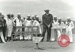 Immagine di Giocare a golf presso il Kilauea National Park Hawaii USA, 1928, secondo 24 filmato di repertorio 65675022675