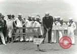 Immagine di Giocare a golf presso il Kilauea National Park Hawaii USA, 1928, secondo 30 filmato di repertorio 65675022675
