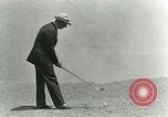 Immagine di Giocare a golf presso il Kilauea National Park Hawaii USA, 1928, secondo 41 filmato di repertorio 65675022675