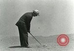 Immagine di Giocare a golf presso il Kilauea National Park Hawaii USA, 1928, secondo 42 filmato di repertorio 65675022675