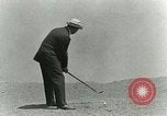 Immagine di Giocare a golf presso il Kilauea National Park Hawaii USA, 1928, secondo 44 filmato di repertorio 65675022675