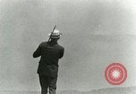 Immagine di Giocare a golf presso il Kilauea National Park Hawaii USA, 1928, secondo 50 filmato di repertorio 65675022675