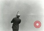 Immagine di Giocare a golf presso il Kilauea National Park Hawaii USA, 1928, secondo 54 filmato di repertorio 65675022675