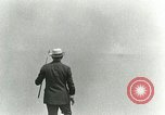 Immagine di Giocare a golf presso il Kilauea National Park Hawaii USA, 1928, secondo 55 filmato di repertorio 65675022675