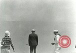 Immagine di Giocare a golf presso il Kilauea National Park Hawaii USA, 1928, secondo 62 filmato di repertorio 65675022675