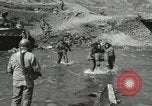 Standbild Verletzte US-Soldaten Korea, 1951, aus Sekunde 38 historischem Filmmaterial Videoclip 65675022682