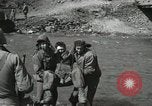 Standbild Verletzte US-Soldaten Korea, 1951, aus Sekunde 43 historischem Filmmaterial Videoclip 65675022682