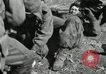 Standbild Verletzte US-Soldaten Korea, 1951, aus Sekunde 54 historischem Filmmaterial Videoclip 65675022682