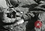 Standbild Verletzte US-Soldaten Korea, 1951, aus Sekunde 55 historischem Filmmaterial Videoclip 65675022682