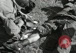 Standbild Verletzte US-Soldaten Korea, 1951, aus Sekunde 58 historischem Filmmaterial Videoclip 65675022682