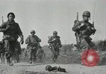 Standbild 187th Airborne Regimental Bekämpfung Team Korea Munson-ni, 1951, aus Sekunde 7 historischem Filmmaterial Videoclip 65675022685