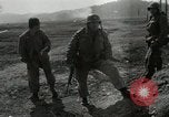 Standbild 187th Airborne Regimental Bekämpfung Team Korea Munson-ni, 1951, aus Sekunde 27 historischem Filmmaterial Videoclip 65675022685