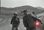 Standbild 187th Airborne Regimental Bekämpfung Team Korea Munson-ni, 1951, aus Sekunde 32 historischem Filmmaterial Videoclip 65675022685