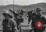 Standbild 187th Airborne Regimental Bekämpfung Team Korea Munson-ni, 1951, aus Sekunde 36 historischem Filmmaterial Videoclip 65675022685