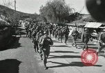 Image 187e Airborne Exercice des équipes de combat régimentaire Corée, 1951, de la seconde 57 séquences d'archives historiques vidéo 65675022690